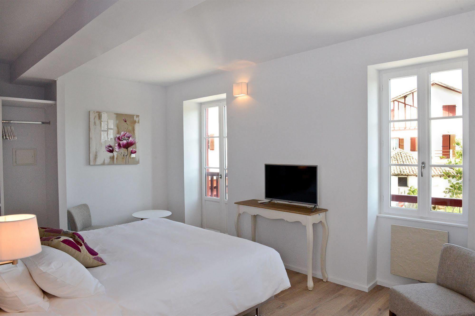 Hotel & Spa Harretchea, Cote Basque Ahetze Exterior photo